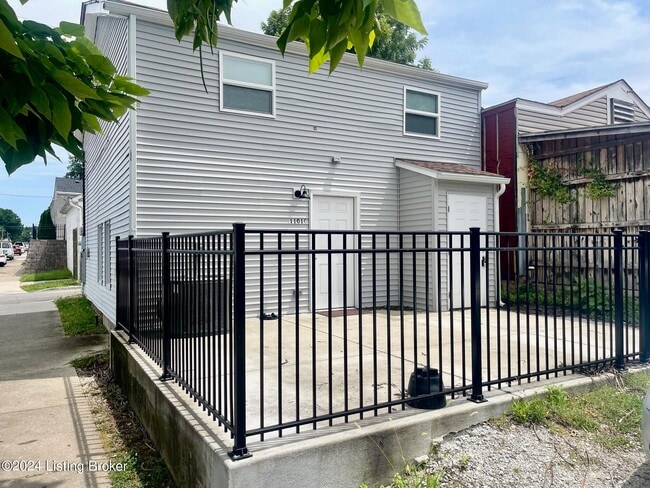 Building Photo - 1101 Goss Ave Unit C