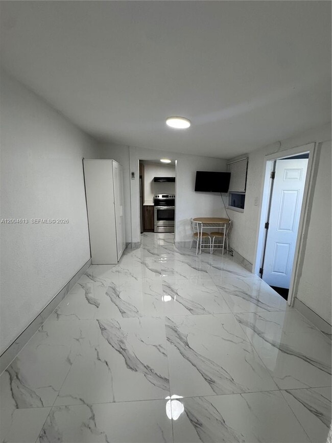 Building Photo - 2796 SW 34th Ct Unit Rear