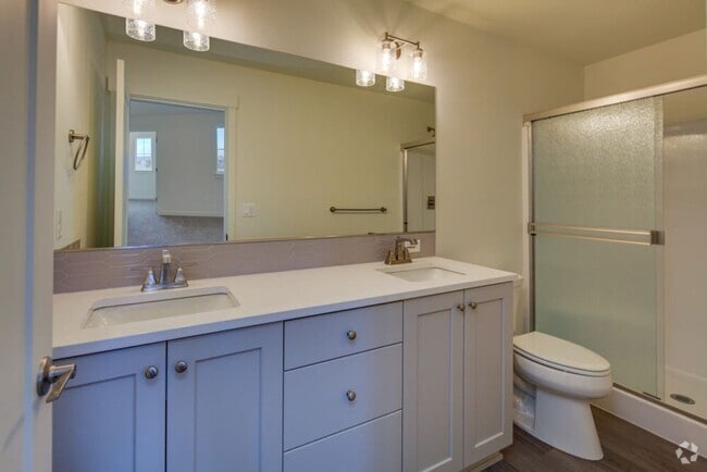 Building Photo - NE Bend Townhome for Rent!