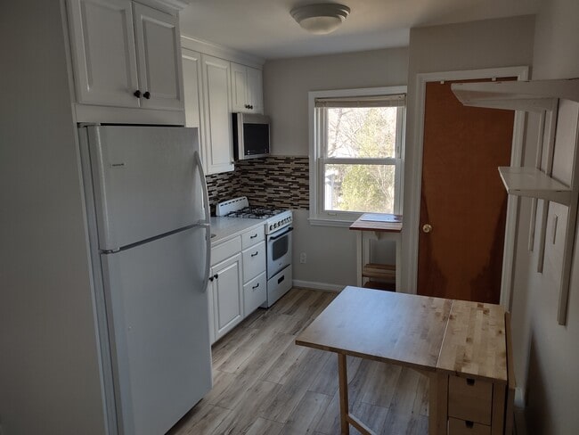 New Kitchen/AppliancesAppliances - 28 Beechwood Ave Unit 2nd Floor