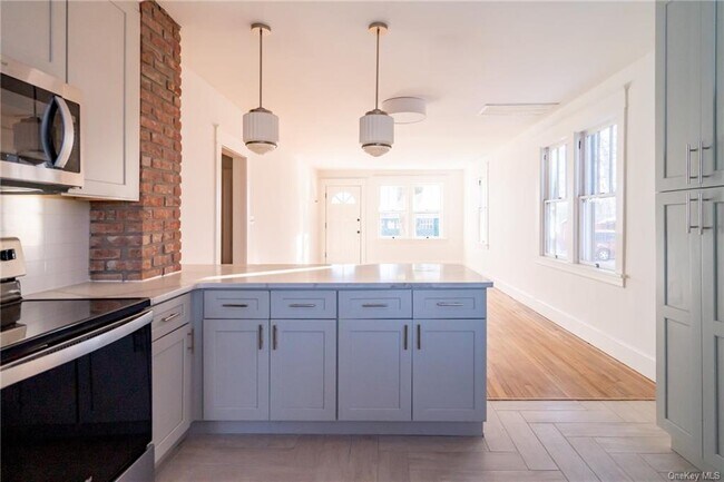 Photo - 86 Beacon St