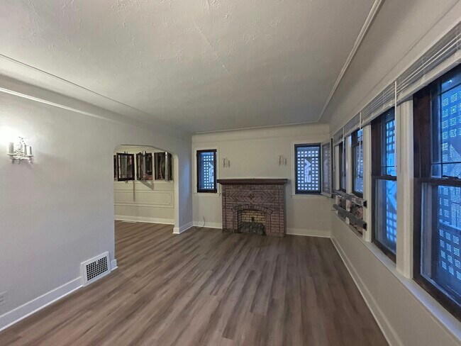 4401 Buckingham Unit 1