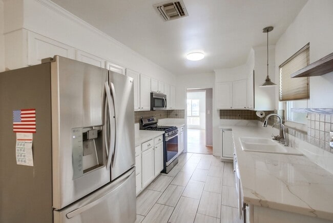 Photo - Wonderful SINGLE FAMILY HOME in DEL CERRO