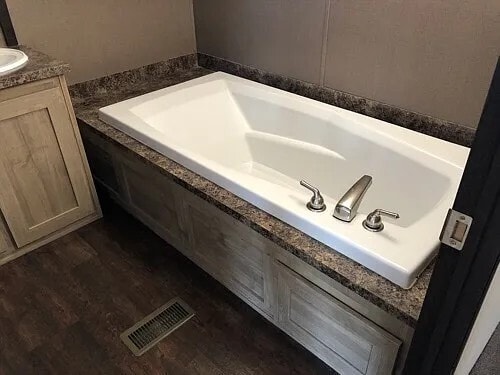 Photo - 16023 Red Oak