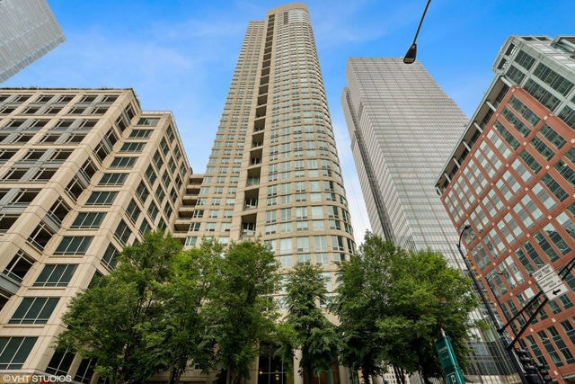 Building Photo - 345 N La Salle Dr Unit 1510