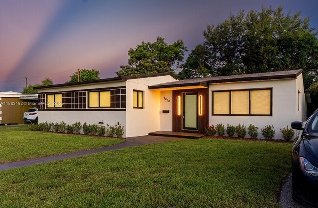 Building Photo - 1000 NW 198th St Rental
