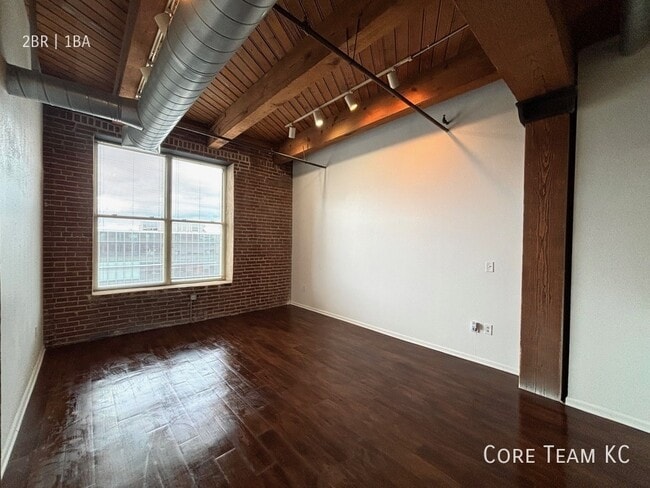 Photo - 202 W 5th St Unidad 414