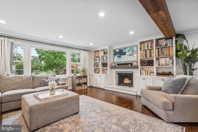 Building Photo - 2502 Duxbury Pl