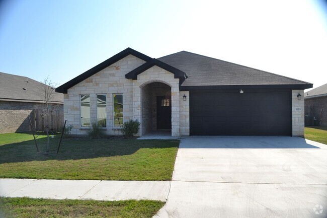 Building Photo - Gorgeous 3 Bed/2 Bath Home in Cove