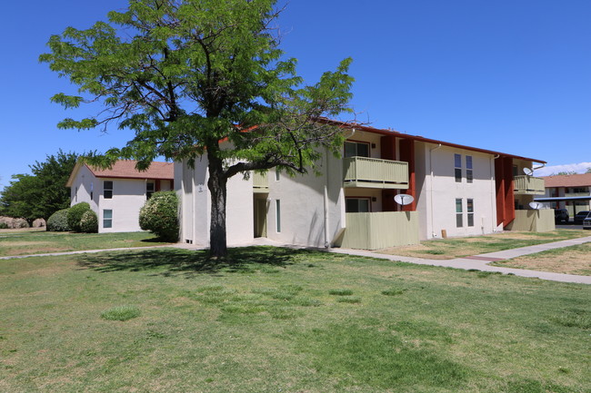 Villas Esperanza Apartments, 3901 Lafayette Dr NE, Albuquerque, NM 87107 - Villa Esperanza Apartments