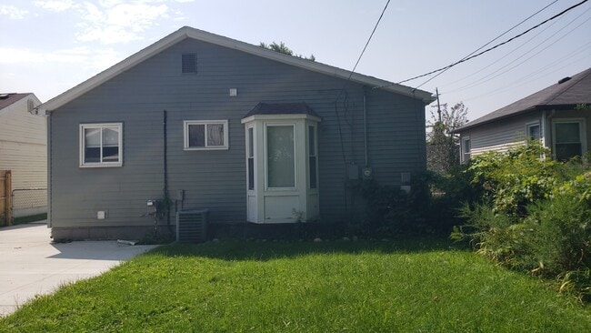 Photo - 1581 Garfield St