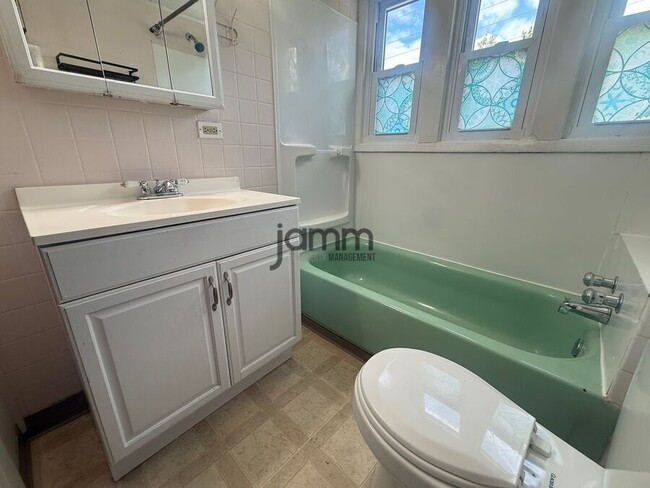 Photo - 1330 Cranford-Unit #3 Unit #3