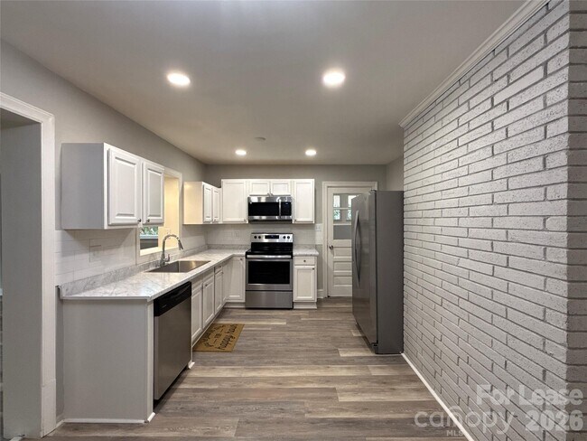 Photo - 2745 Dogwood Ave