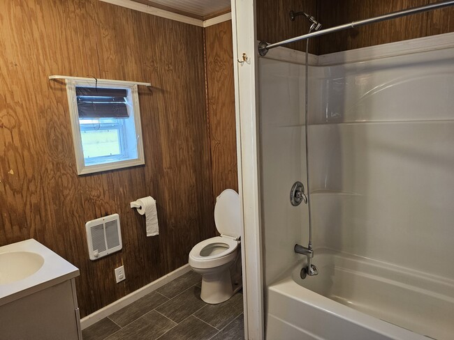 bathroom with tub/shower - 19 crabtree rd