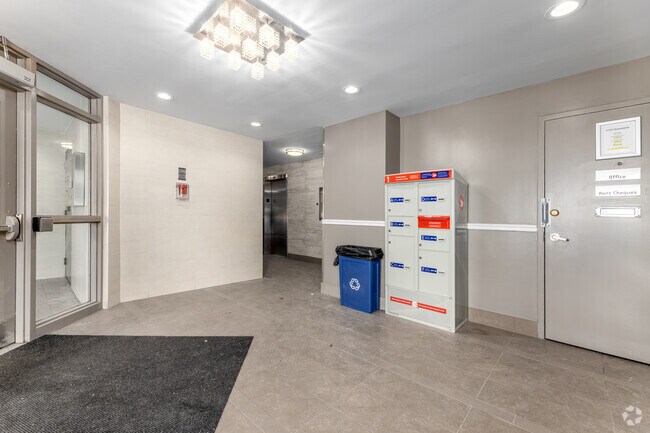 Hall d'entrée - 3122 Hurontario St