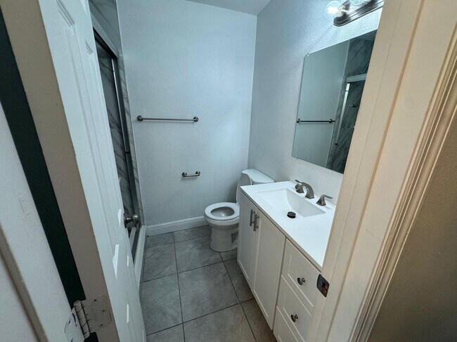 Photo - 8715 N Hyaleah Rd