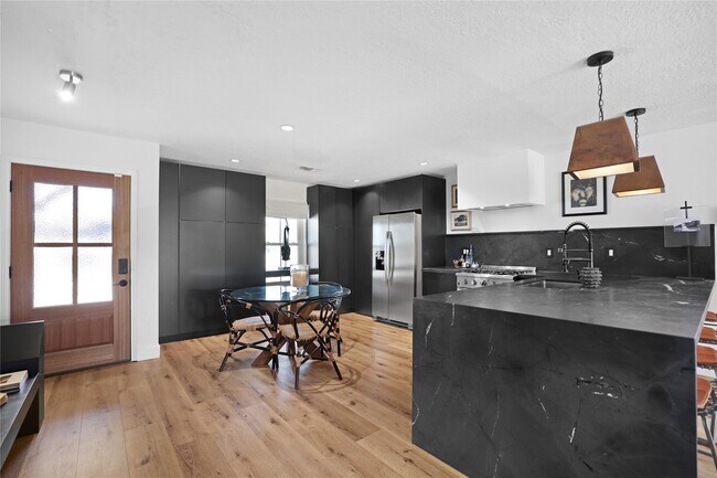 Photo - 5503 Cheshire Ln