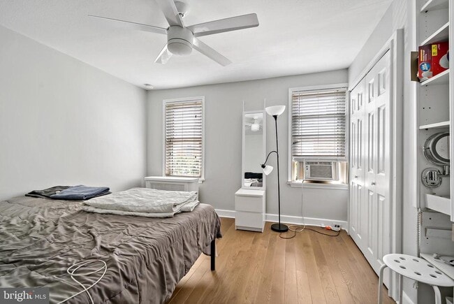 Photo - 2141 Montrose St