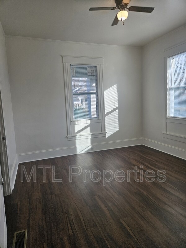 Photo - 238 E Moore St