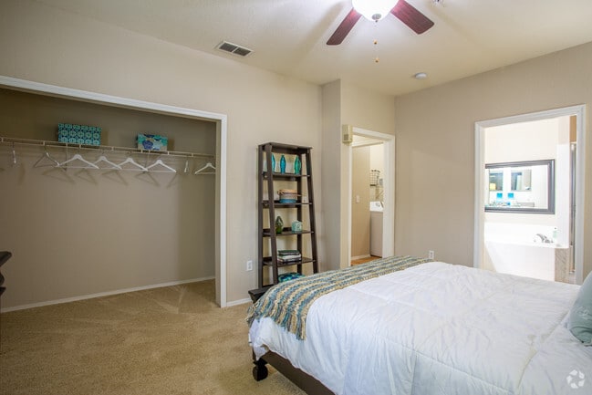 2BR, 2BA - 1,283 SF - Begonia - Master Bedroom