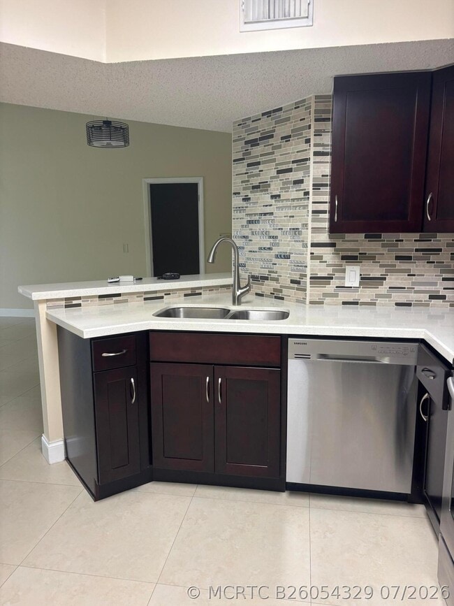 8761 Wiles Rd Unit 304