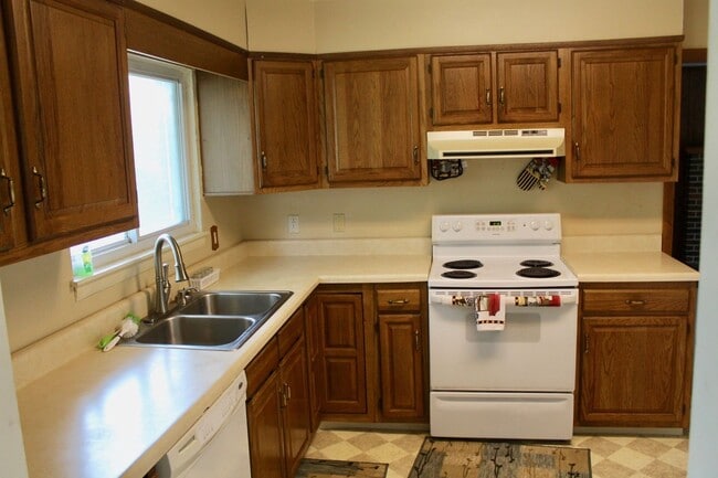 Photo - 4705 Nuttfield Ln