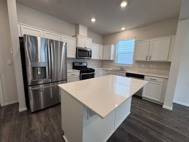 Photo - 896 N 18th Ave