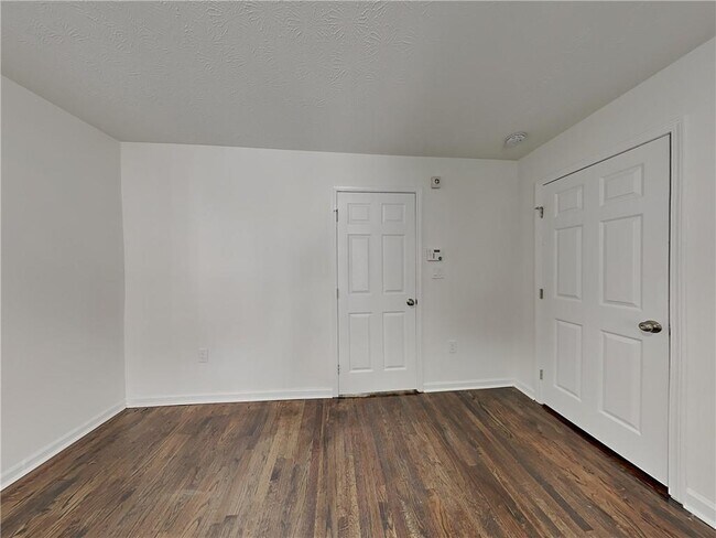 Photo - 805 Spencer St NW