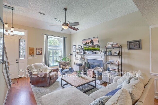 Photo - 2318 N England Ct