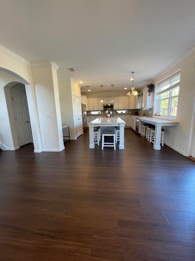 Photo - 860 Solimar Way