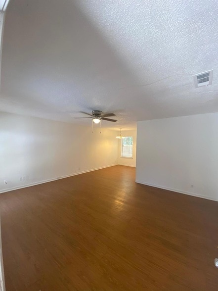 Photo - 3402 S Oak Dr Unidad B