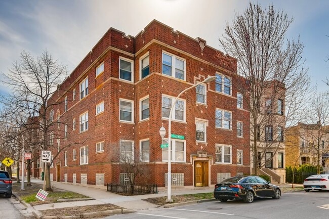 Photo - 3849 N Lakewood Ave Apartment Unit 2S