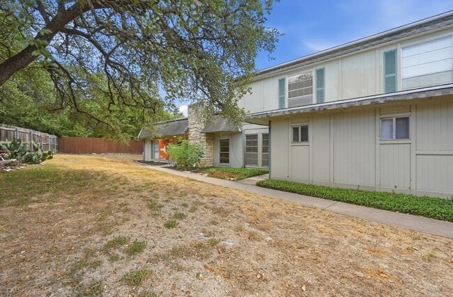 807 Castle Ridge Rd