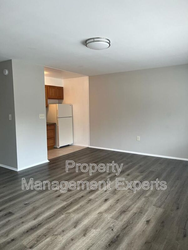 Photo - 2330 Glendale Terrace