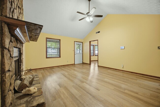 Photo - 1701 Rose Garden Ln