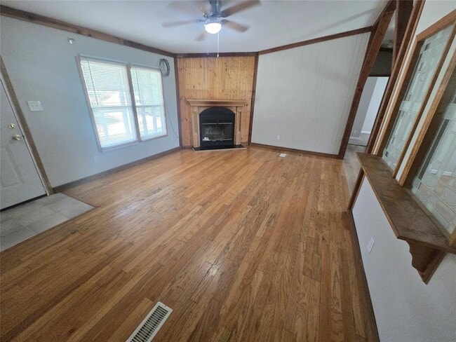 Photo - 185 S Valley Dr