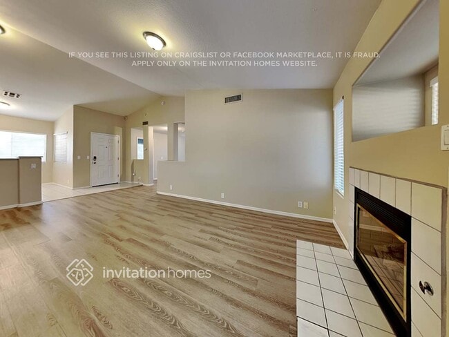 Photo - 8812 W Holly St