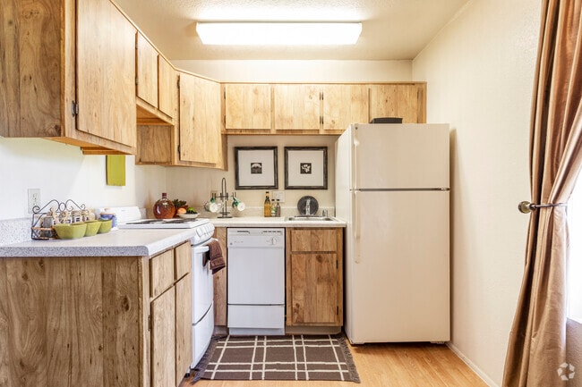 Studio, 1BA - 420 SF