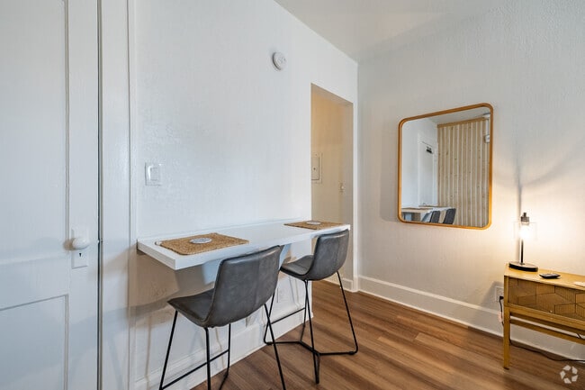 Estudio, 1BA - 440SF - Área de comedor - Satoshi Sol-FULLY FURNISHED AND ALL INCLUSIVE