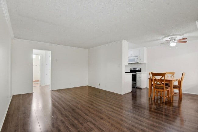 Photo - 545 Chestnut Ave