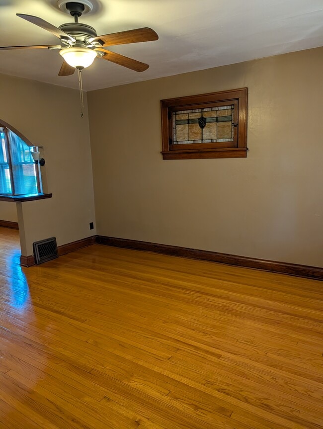 sala de estar - 6311 Garesche Ave