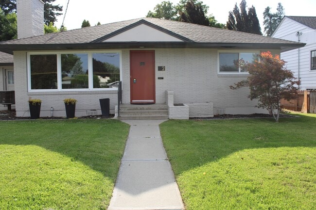 Building Photo - 2 S Garfield Ave Rental