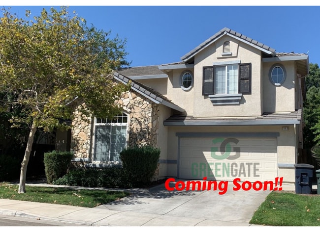 Building Photo - 2113 Photinia Dr