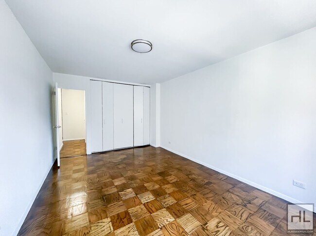 Photo - E 16 ST Unit 6P