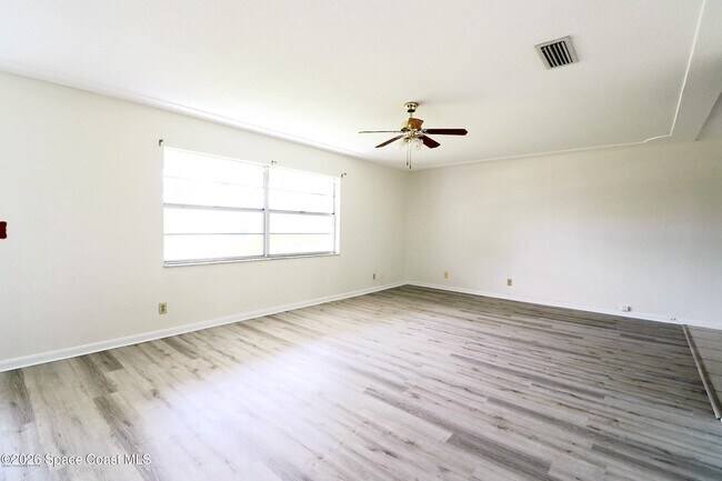 Photo - 280 Hickory Ave