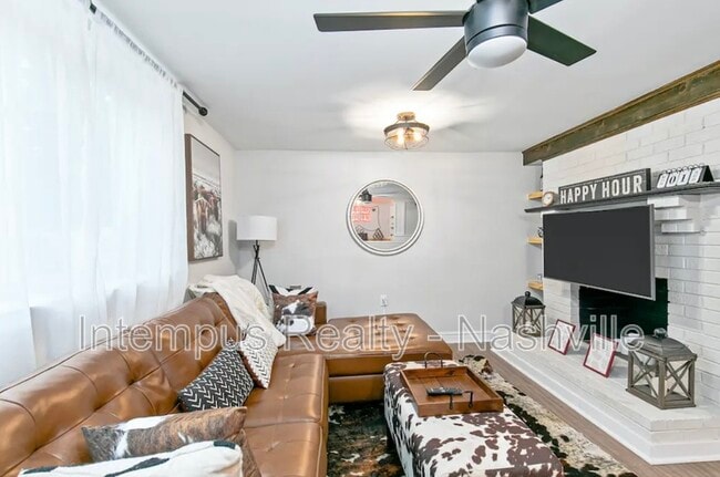 Photo - 840 Lemont Dr