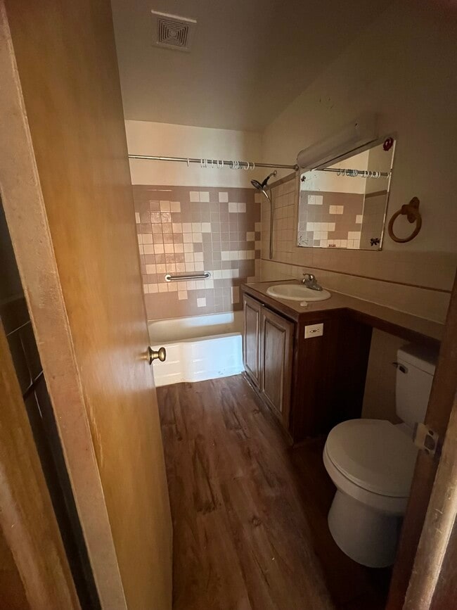 Photo - 115 N 3rd St