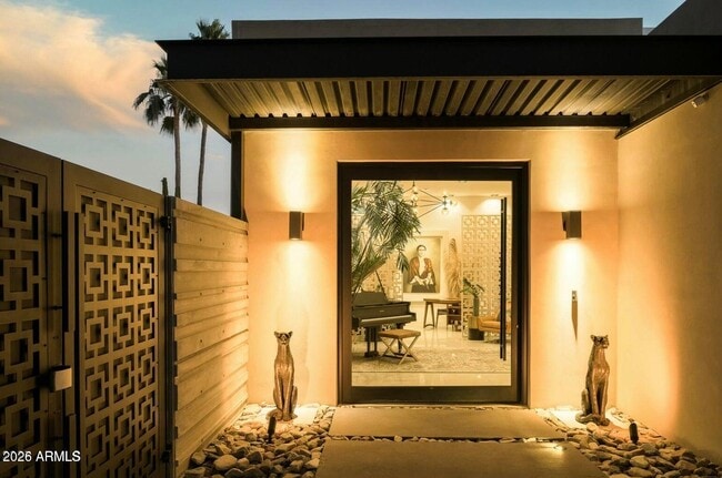 Photo - 8011 E Larkspur Dr