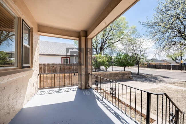 Photo - 909 W Evans Ave