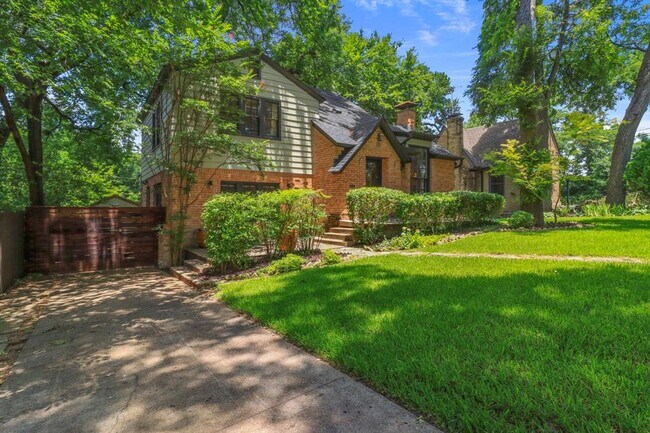 Photo - 307 Circle Dr